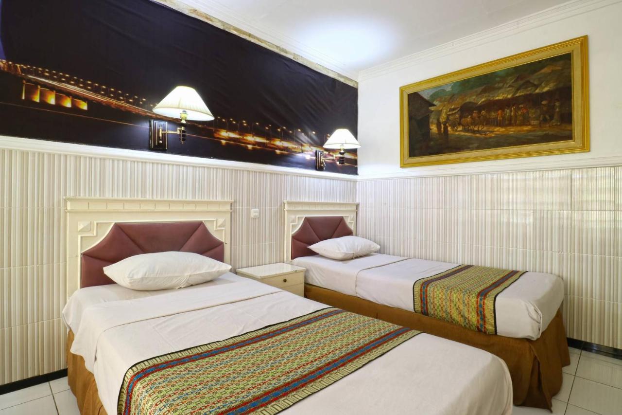 Hotel Tanjung Сурабая Екстер'єр фото