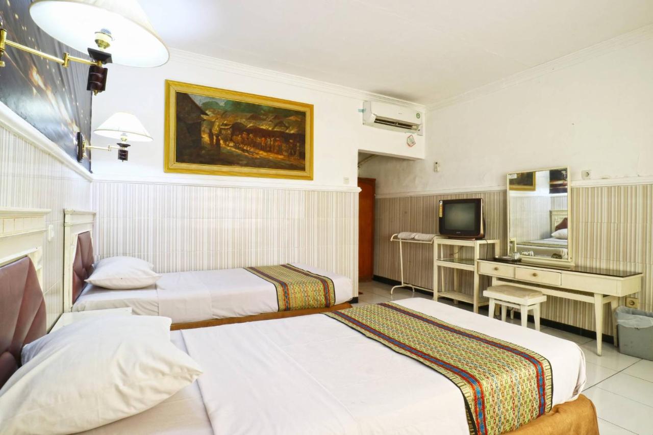 Hotel Tanjung Сурабая Екстер'єр фото